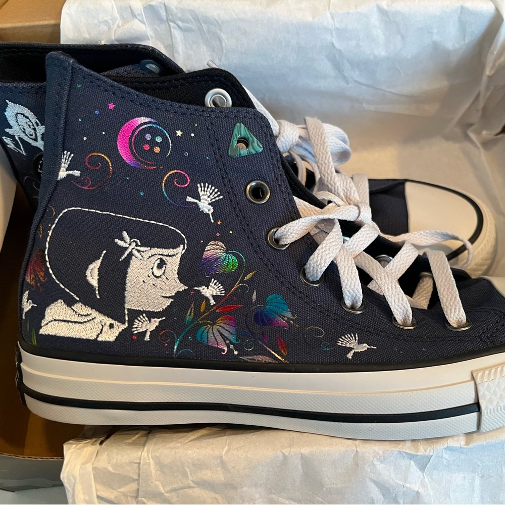 Coraline Converse, Chuck Taylor’s women’s size 7